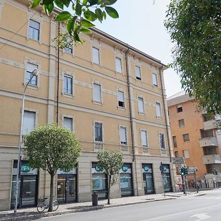 Casa Vacanze Sma93 Appartement Monza Buitenkant foto