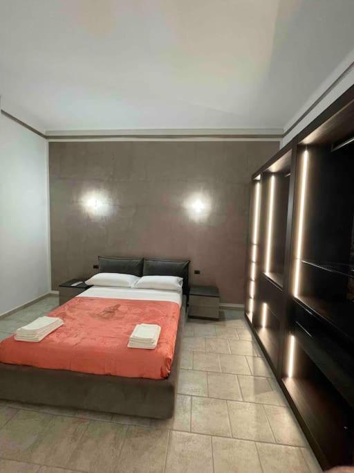 Casa Vacanze Sma93 Appartement Monza Buitenkant foto